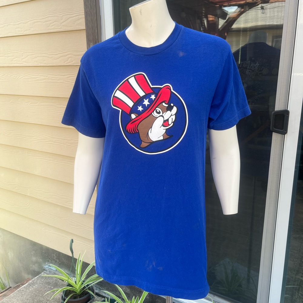 Buc-ees 4th of July t shirt size medium